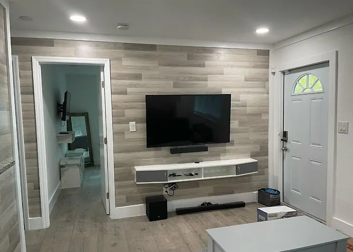 Cozy New Renovated Apartment